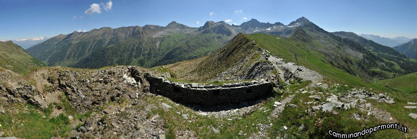 105 Panoramica dal Passo Tartano.jpg